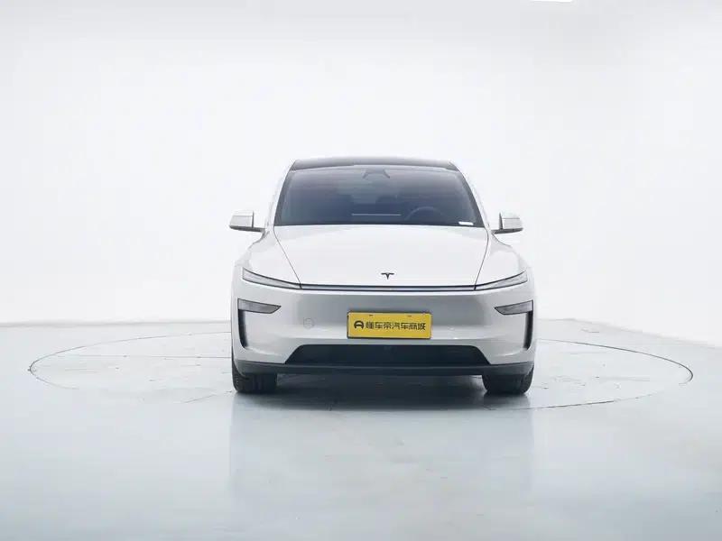 Model Y L 2026 Standard Edition — миниатюра 2