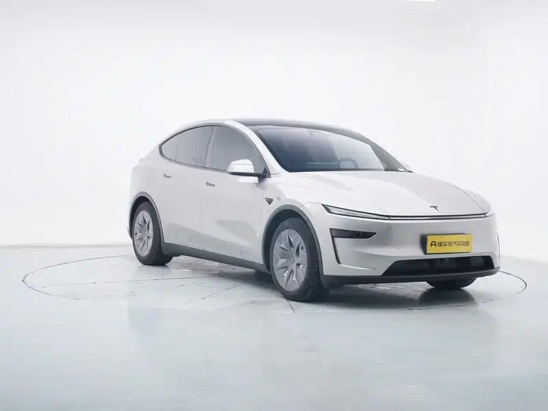Model Y L 2026 Standard Edition — миниатюра 3