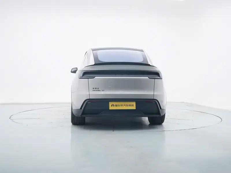 Model Y L 2026 Standard Edition — миниатюра 6