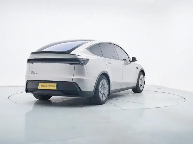 Model Y L 2026 Standard Edition — миниатюра 7