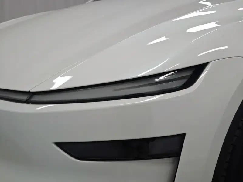 Model Y L 2026 Standard Edition — миниатюра 12