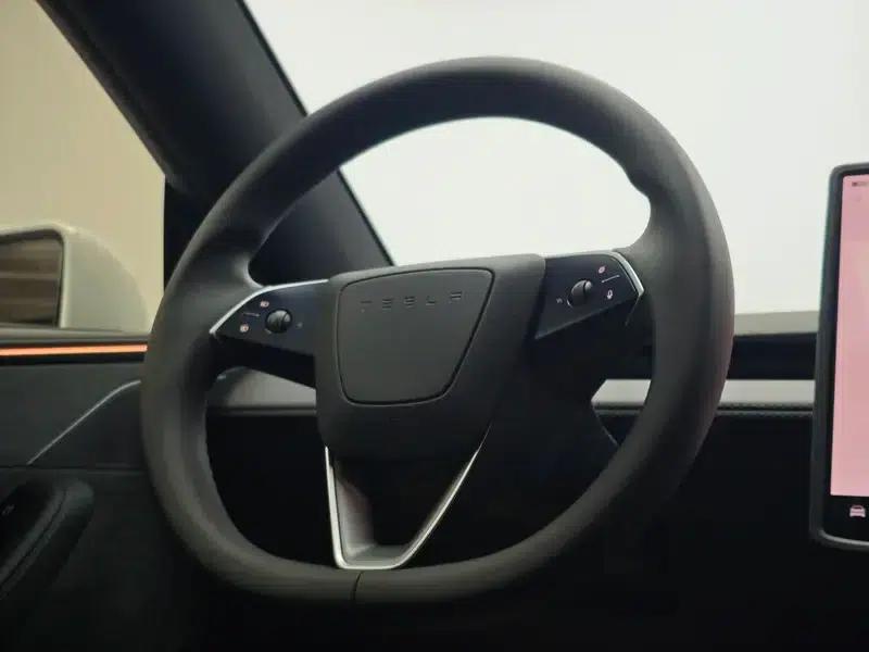 Model Y L 2026 Standard Edition — миниатюра 16