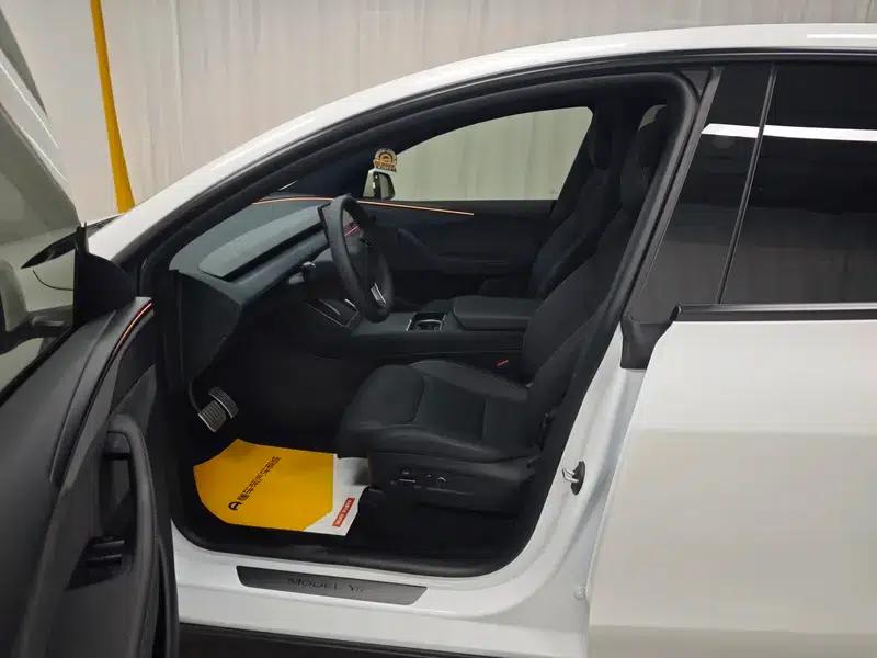 Model Y L 2026 Standard Edition — миниатюра 17