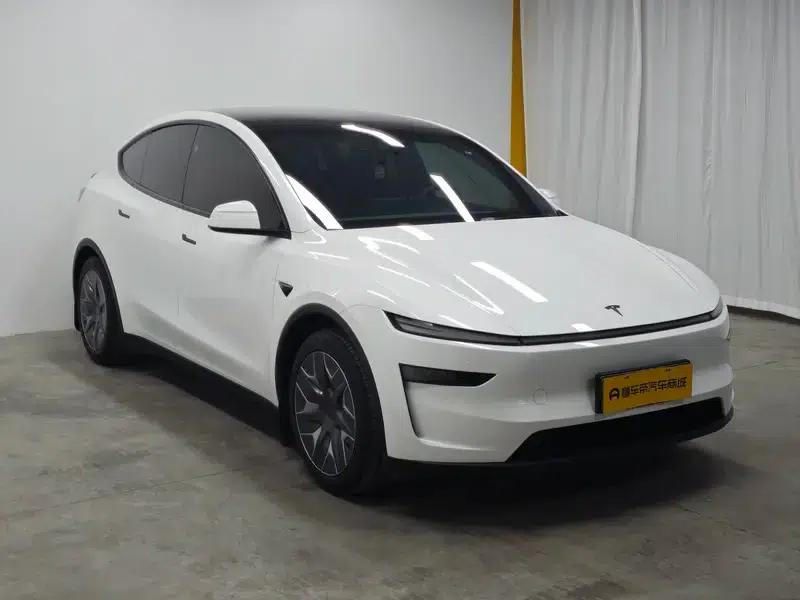Model Y L 2026 Standard Edition — миниатюра 3