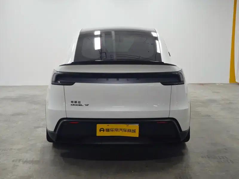 Model Y L 2026 Standard Edition — миниатюра 6