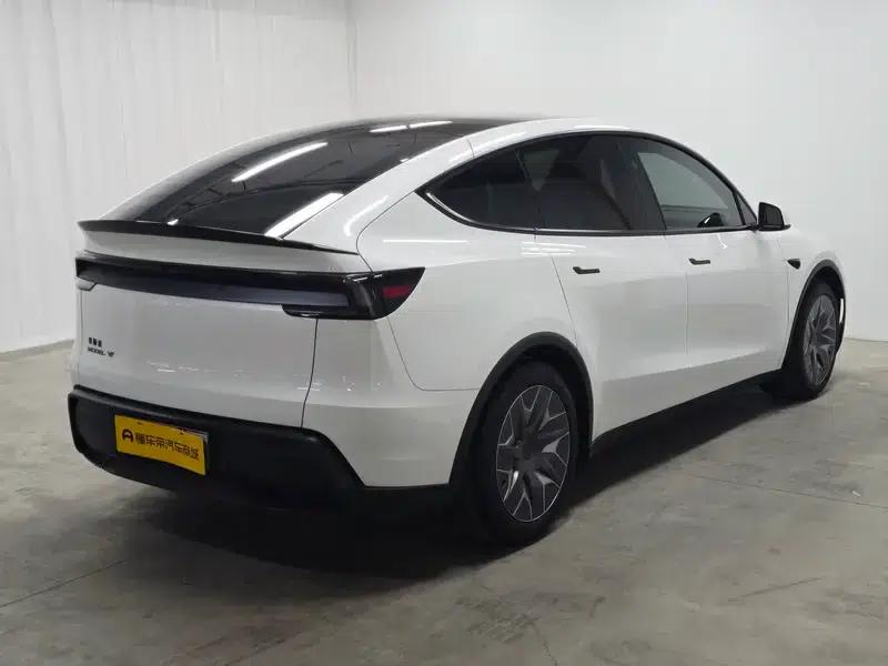 Model Y L 2026 Standard Edition — миниатюра 7