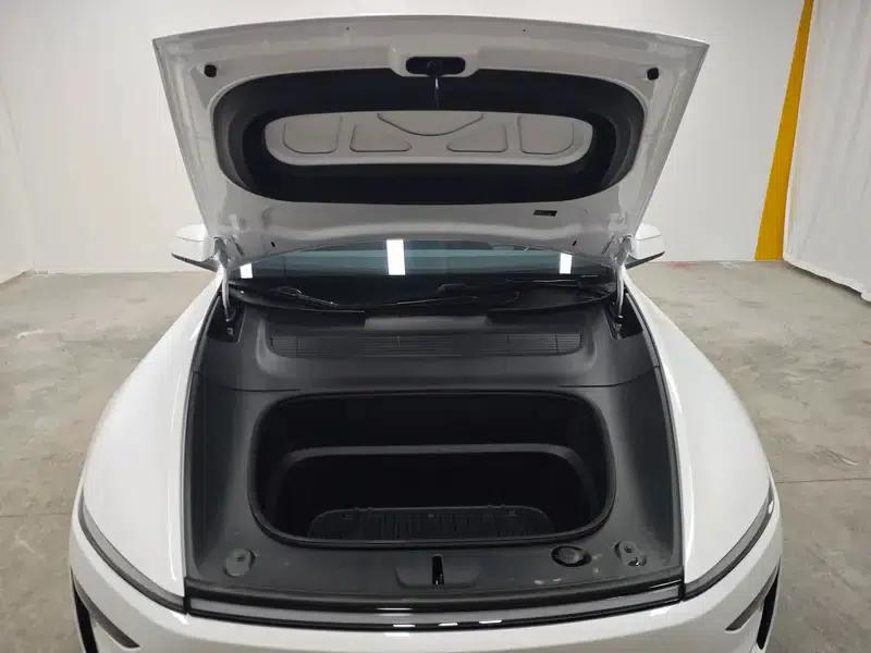 Model Y L 2026 Standard Edition — миниатюра 10