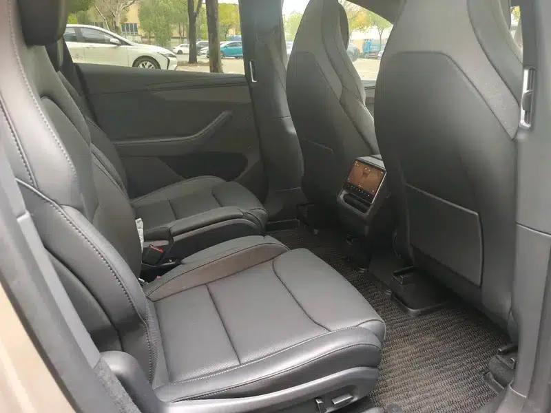 Model Y L 2026 Standard Edition — миниатюра 9