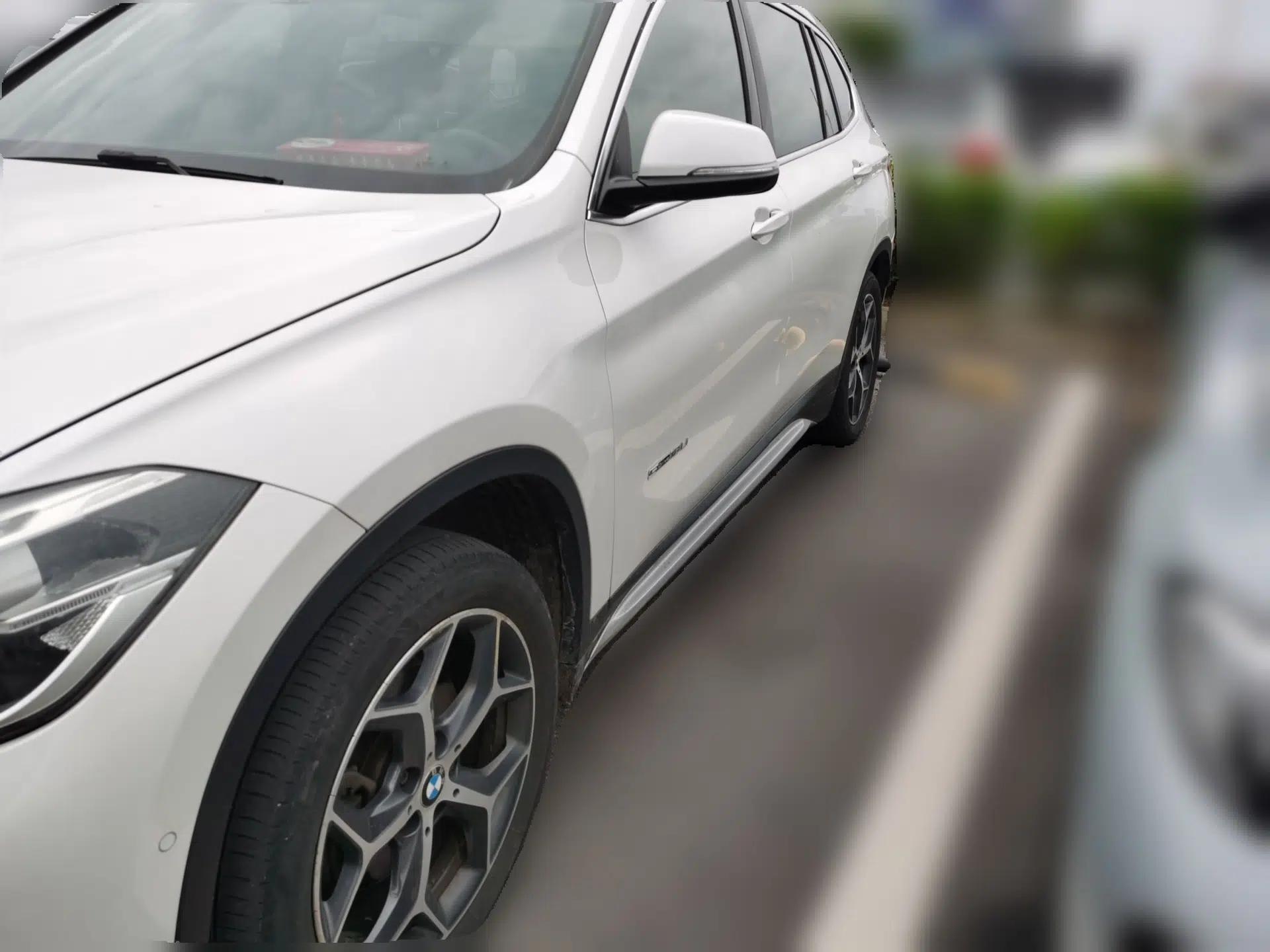 BMW X1 2016 sDrive18Li Luxury Model — миниатюра 1
