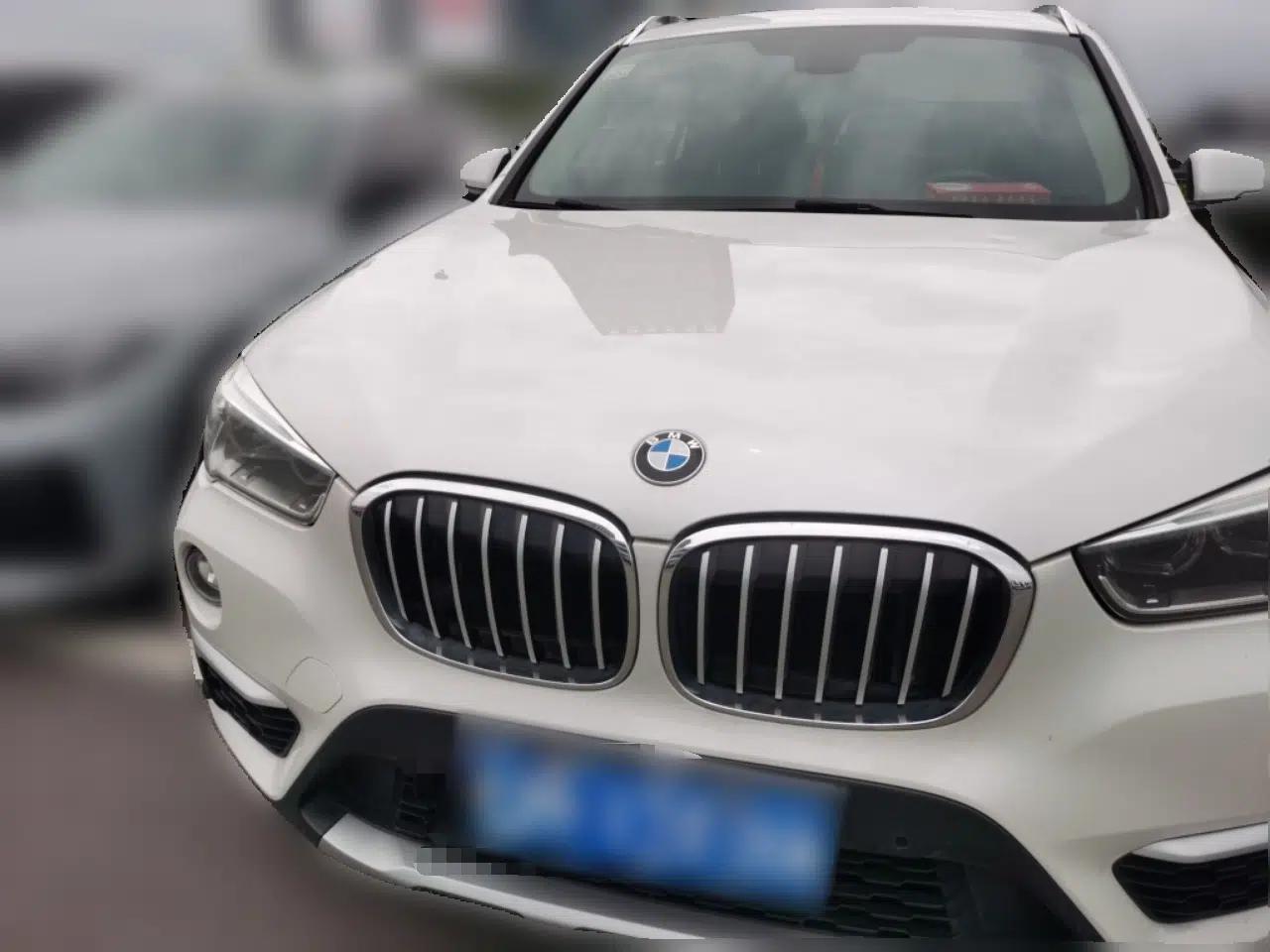 BMW X1 2016 sDrive18Li Luxury Model — миниатюра 2