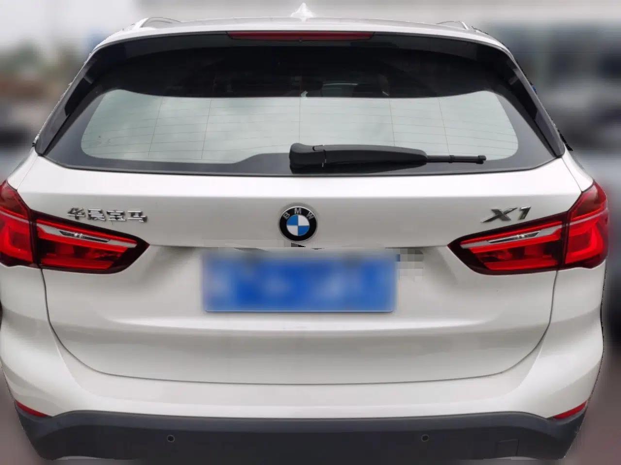 BMW X1 2016 sDrive18Li Luxury Model — миниатюра 5