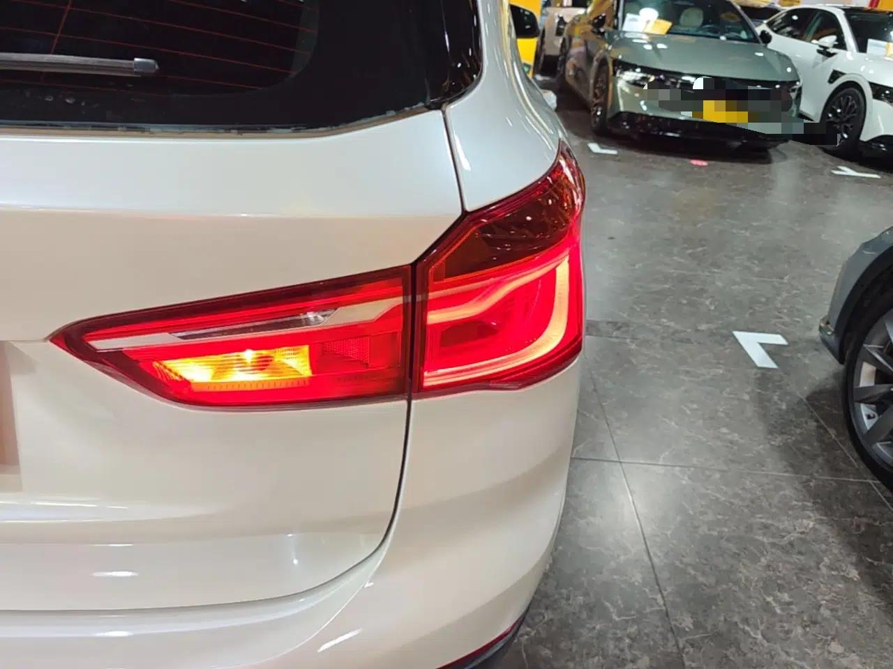BMW X1 2018 xDrive20Li Luxury Edition — миниатюра 9