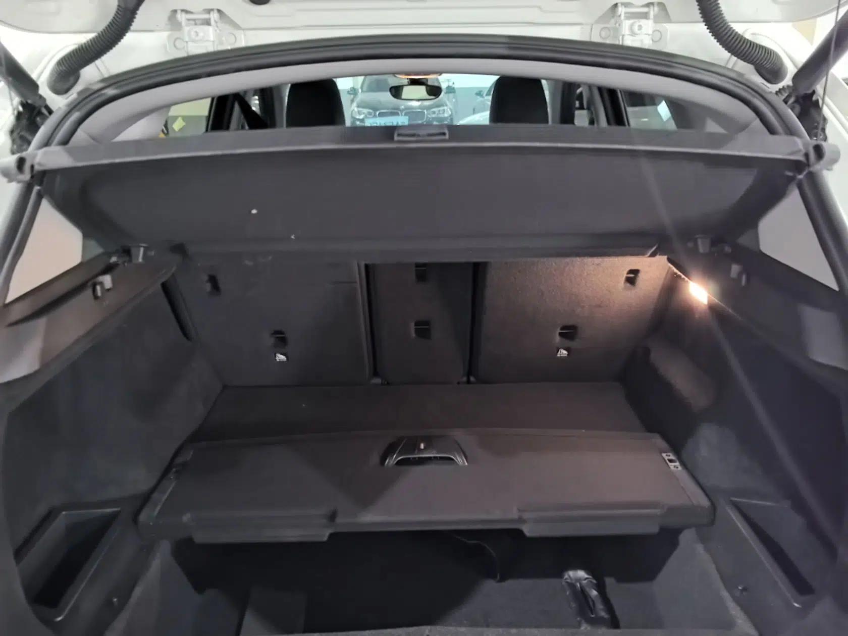 BMW X1 2019 sDrive20Li Leading Model — миниатюра 22