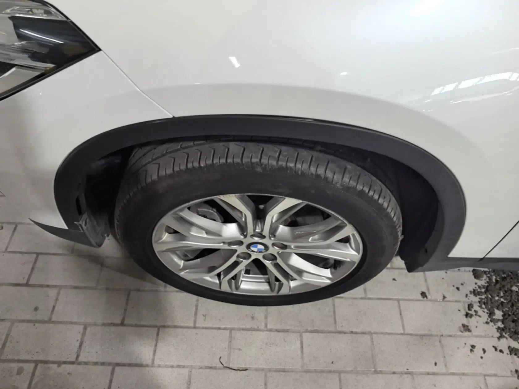 BMW X1 2019 sDrive20Li Leading Model — миниатюра 10