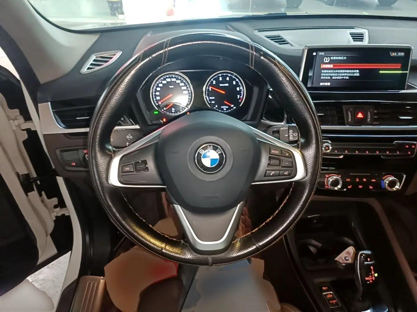 BMW X1 2020 sDrive20Li Fashion Model — миниатюра 13
