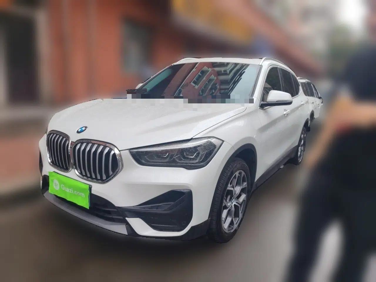 BMW X1 2022 sDrive25Li Leading Model — миниатюра 1