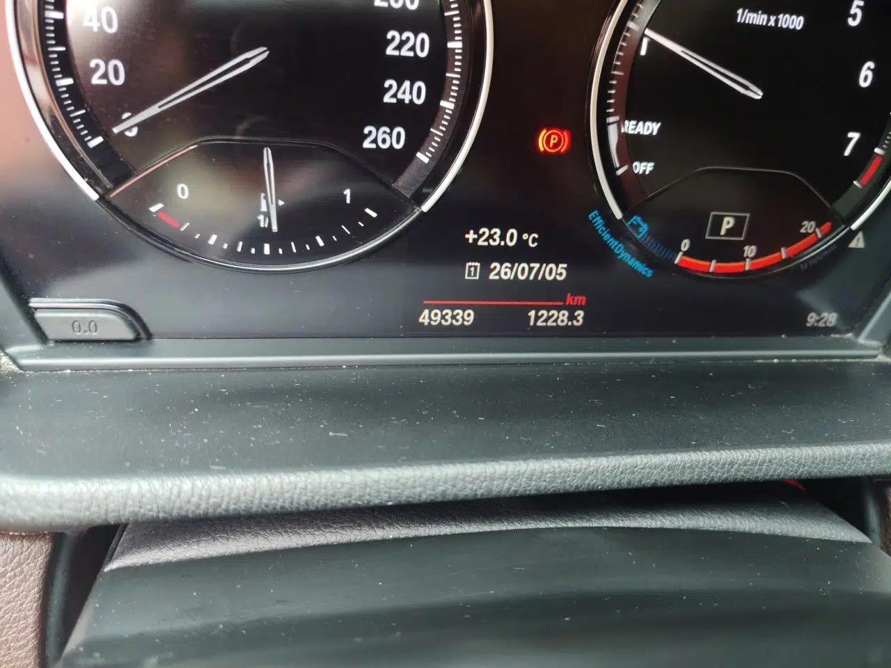 BMW X1 2022 sDrive25Li Leading Model — миниатюра 12