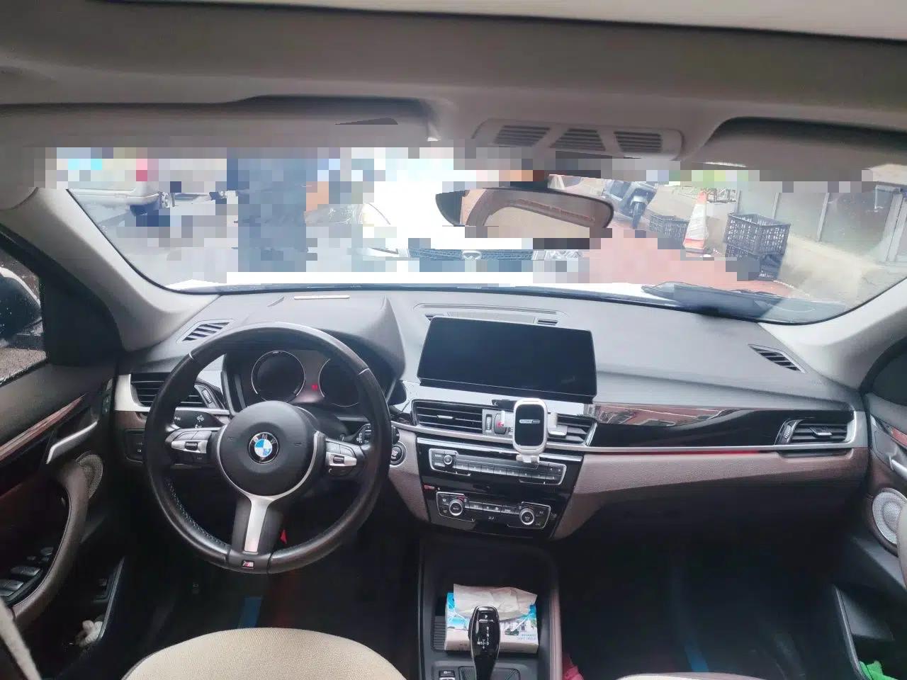 BMW X1 2022 sDrive25Li Leading Model — миниатюра 9