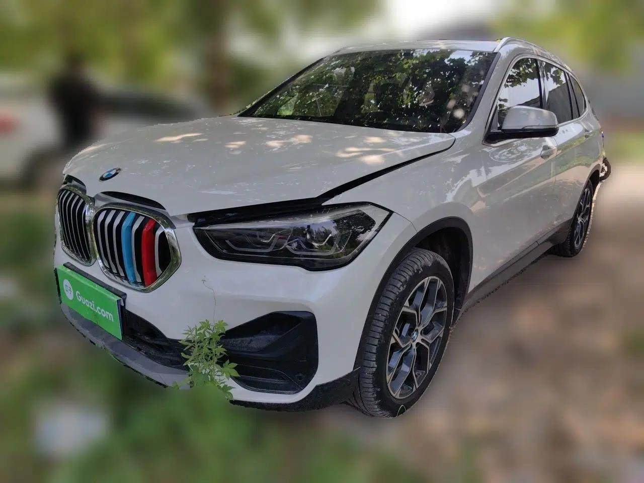 BMW X1 2022 sDrive25Li Leading Model — миниатюра 1