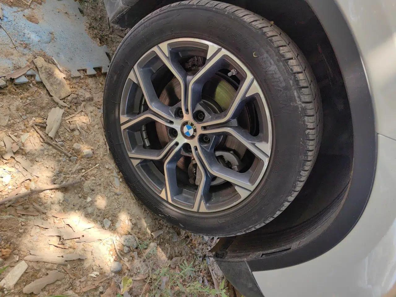 BMW X1 2022 sDrive25Li Leading Model — миниатюра 8