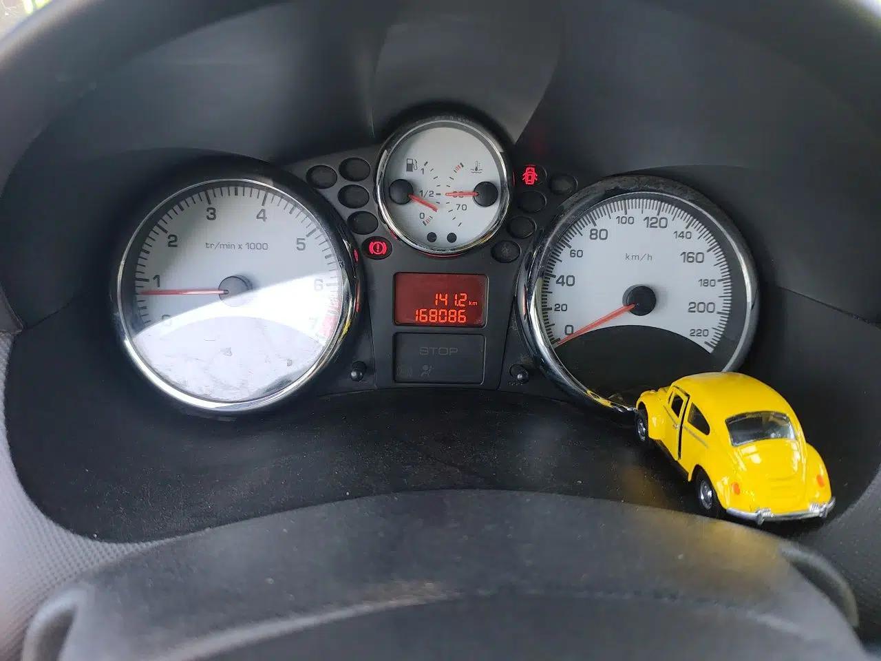 Peugeot 207 2011 Hatchback 1.4L Manual Yule Edition — миниатюра 12