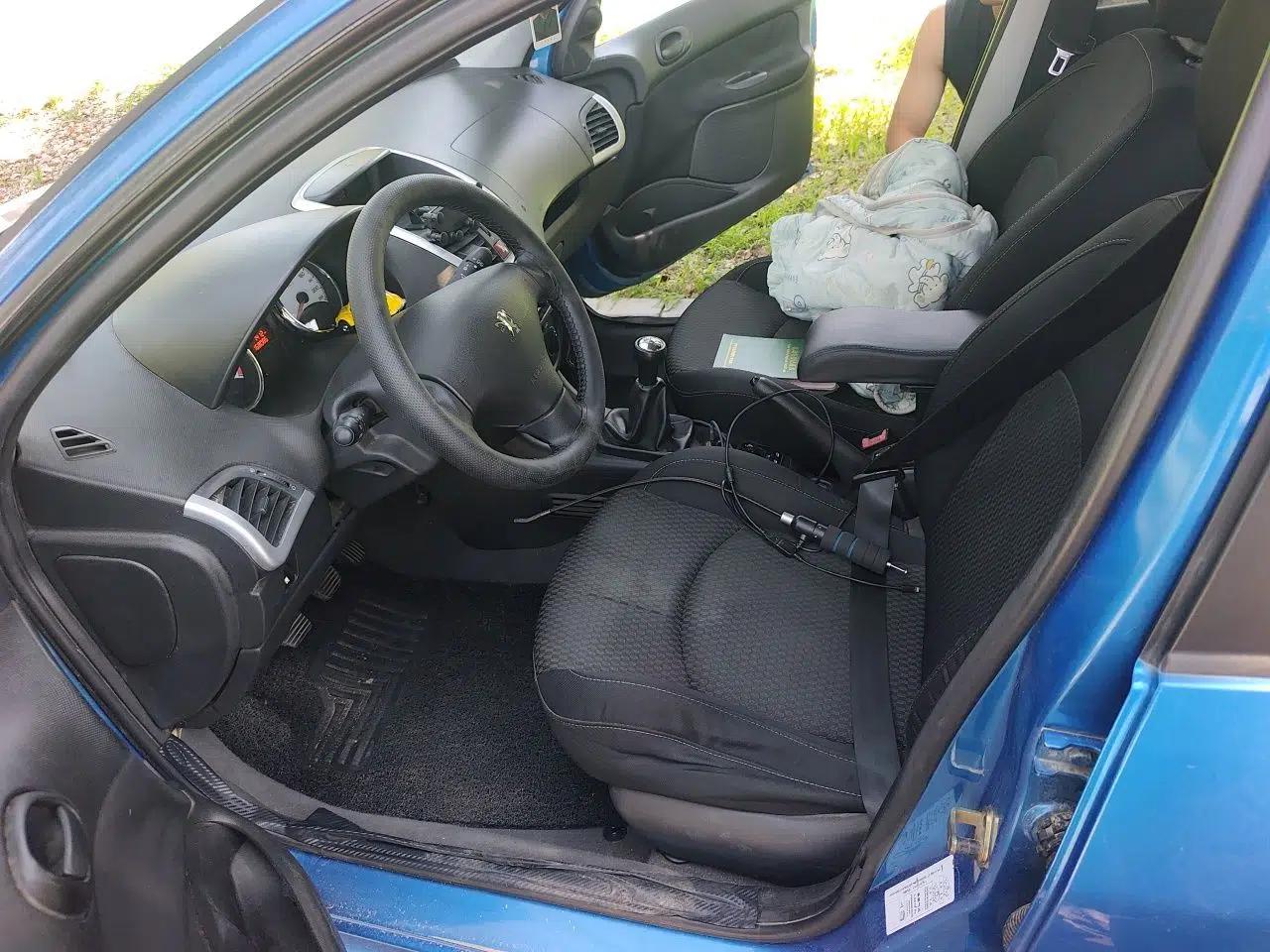 Peugeot 207 2011 Hatchback 1.4L Manual Yule Edition — миниатюра 15