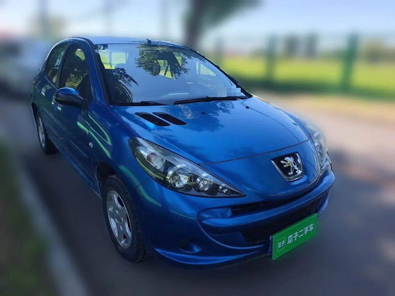 Peugeot 207 2011 Hatchback 1.4L Manual Yule Edition — миниатюра 3