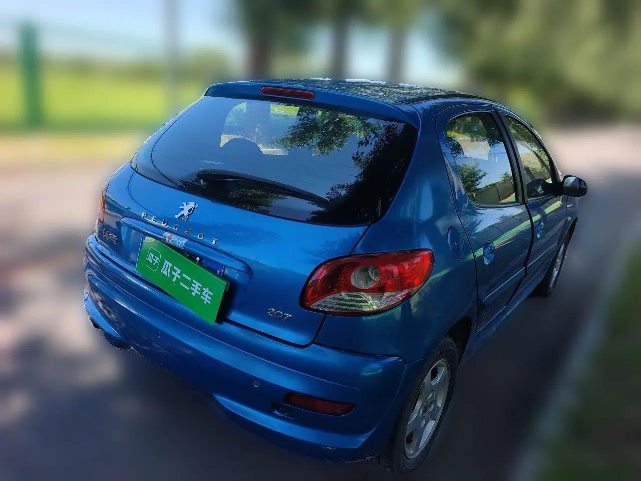 Peugeot 207 2011 Hatchback 1.4L Manual Yule Edition — миниатюра 6