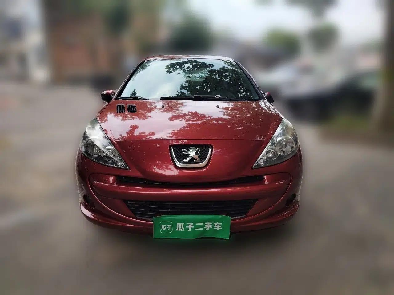 Peugeot 207 2011 Sedan 1.4L Manual Yule Edition — миниатюра 2