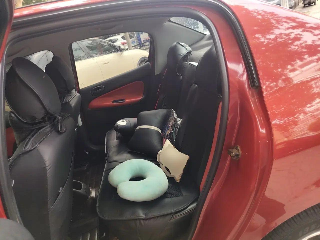 Peugeot 207 2011 Sedan 1.4L Manual Yule Edition — миниатюра 17