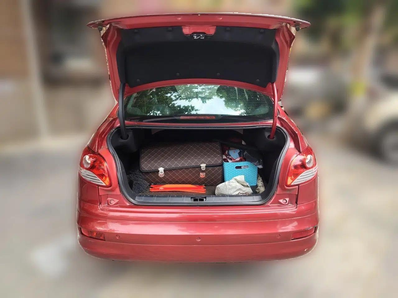 Peugeot 207 2011 Sedan 1.4L Manual Yule Edition — миниатюра 19