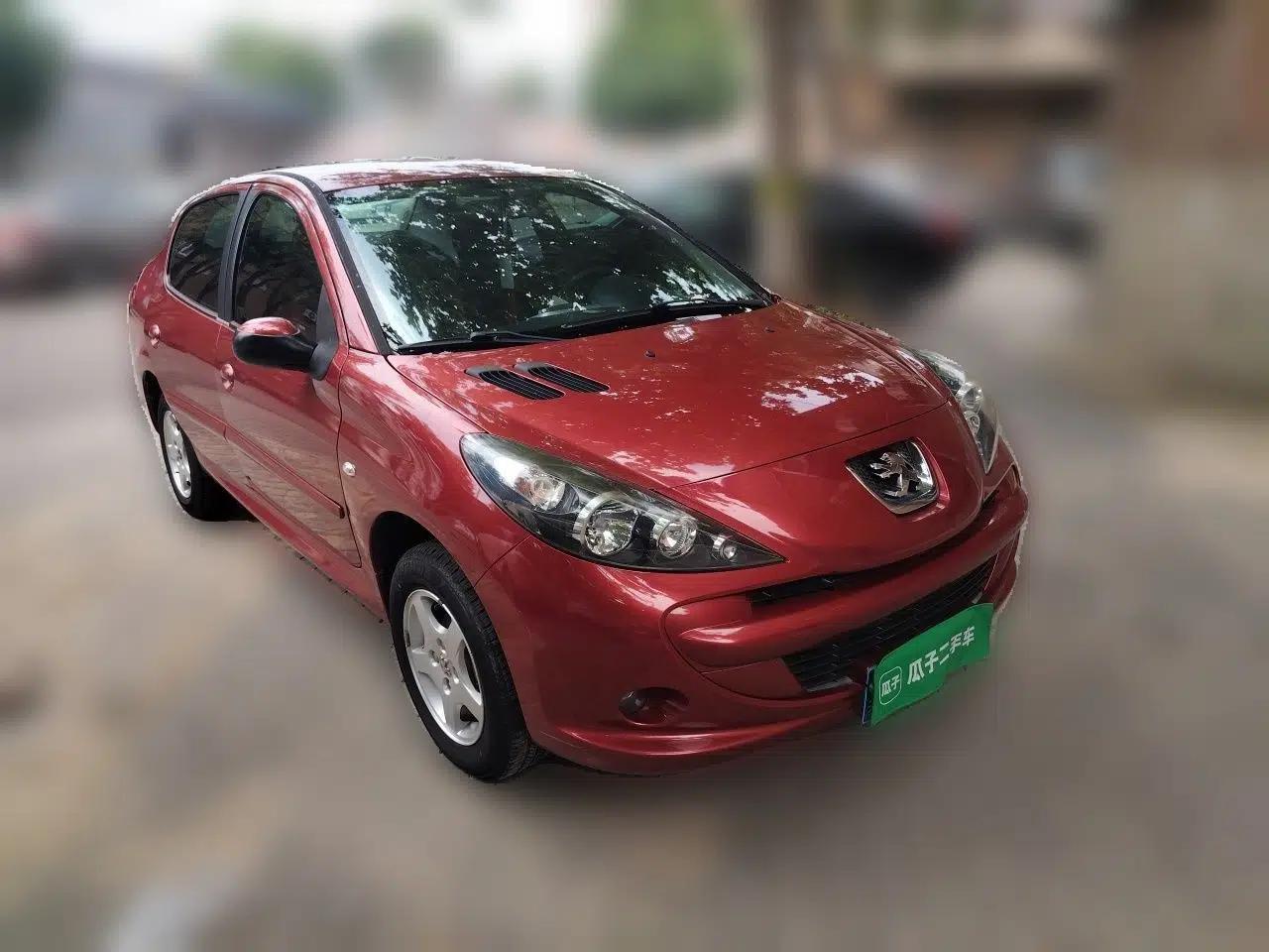 Peugeot 207 2011 Sedan 1.4L Manual Yule Edition — миниатюра 3