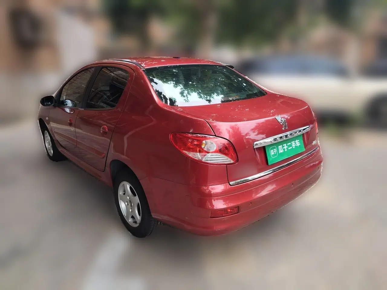 Peugeot 207 2011 Sedan 1.4L Manual Yule Edition — миниатюра 4