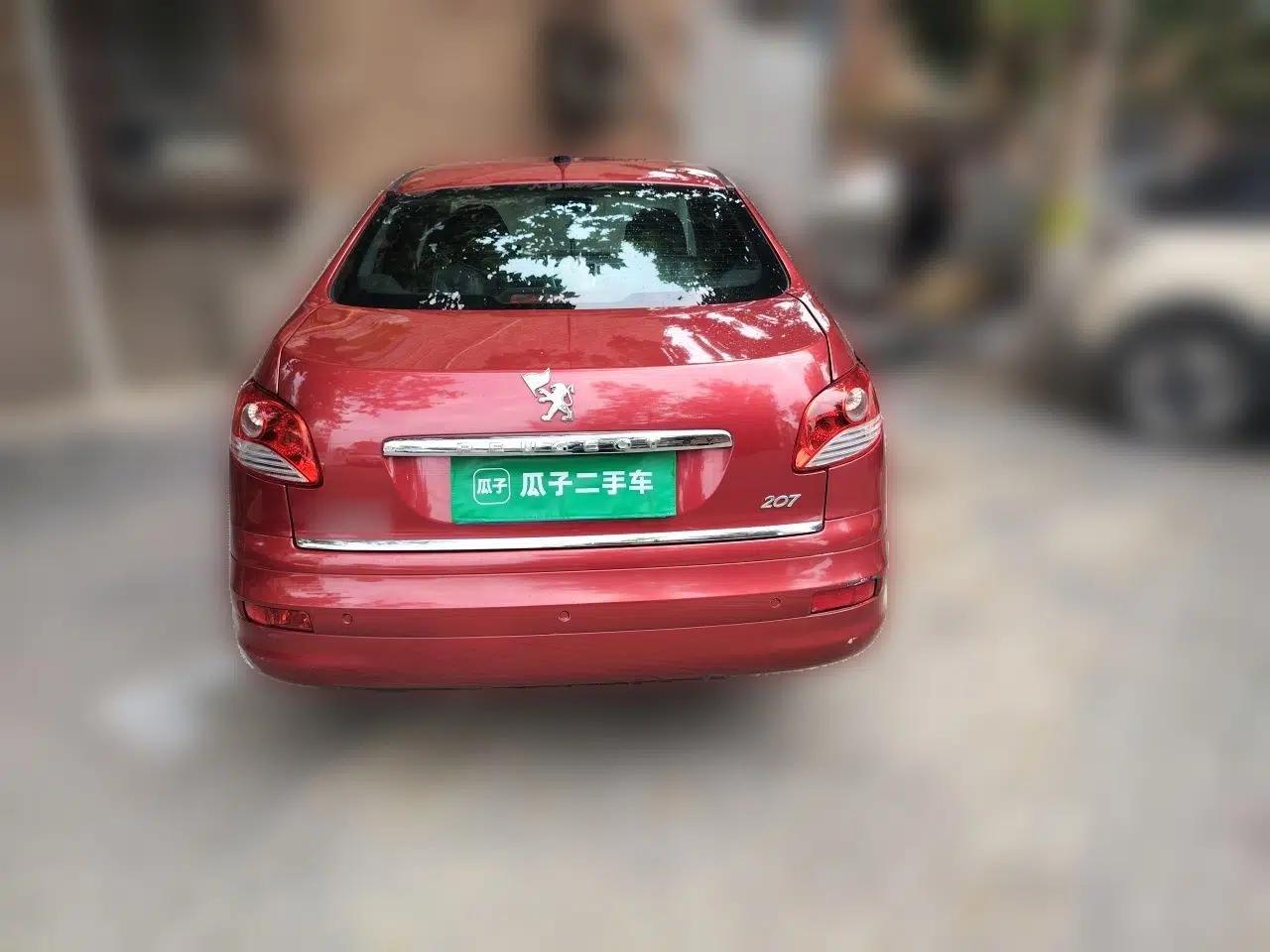 Peugeot 207 2011 Sedan 1.4L Manual Yule Edition — миниатюра 5