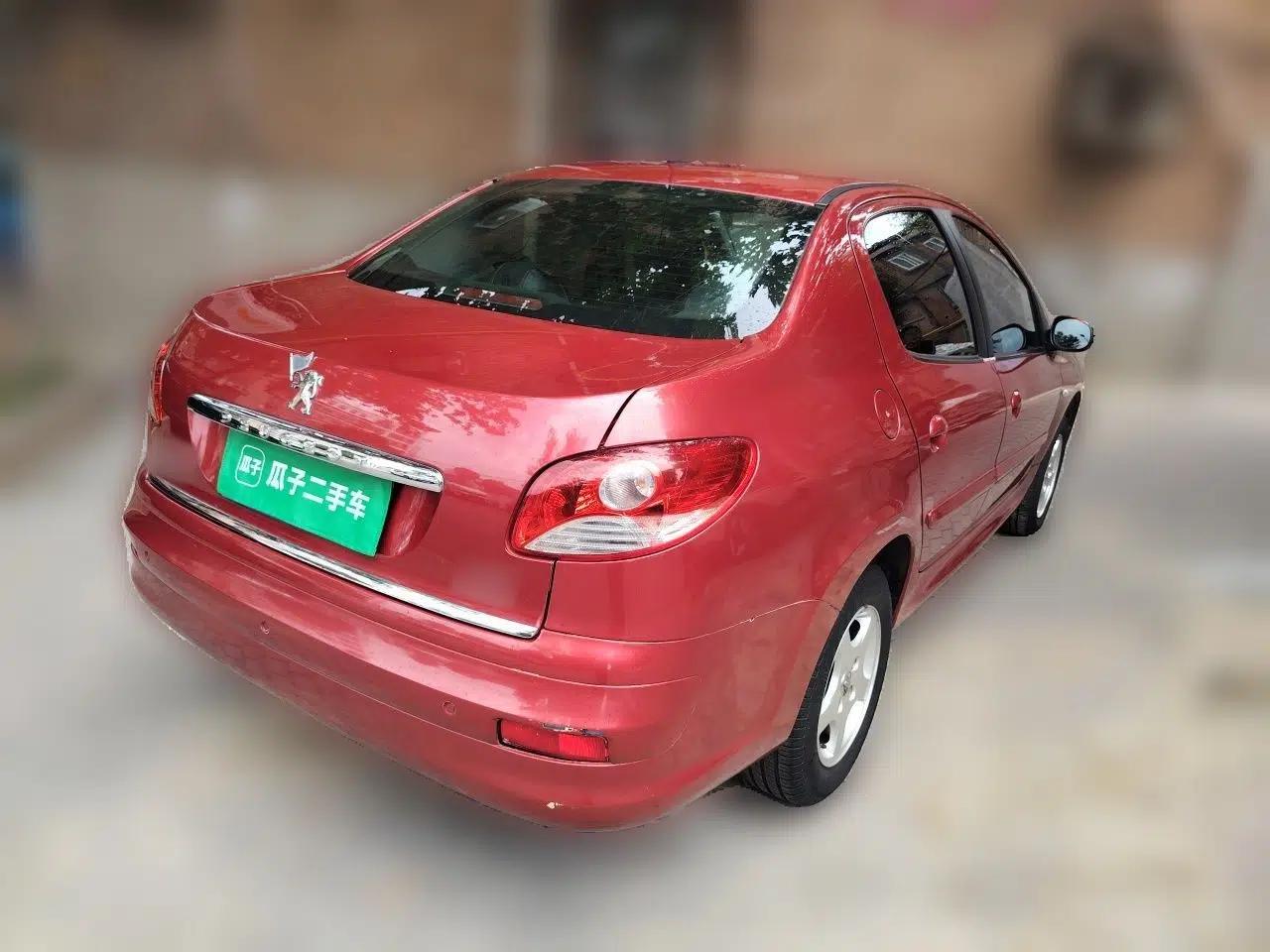 Peugeot 207 2011 Sedan 1.4L Manual Yule Edition — миниатюра 6