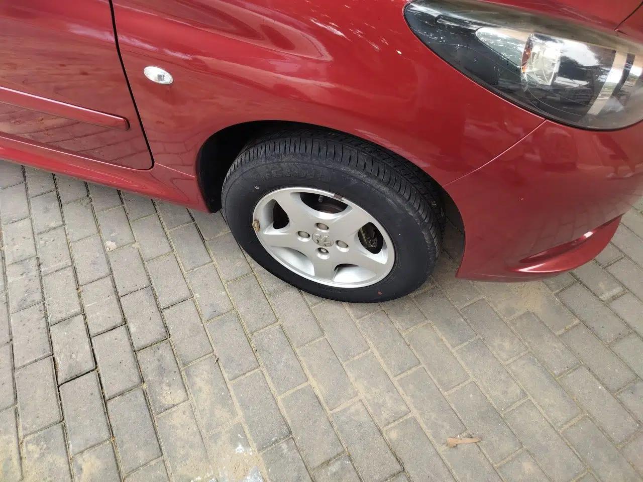 Peugeot 207 2011 Sedan 1.4L Manual Yule Edition — миниатюра 8