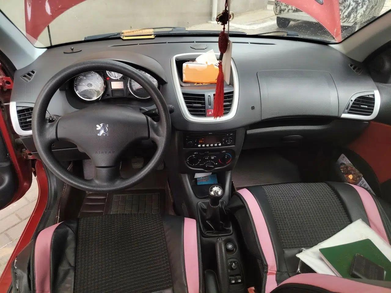 Peugeot 207 2011 Sedan 1.4L Manual Yule Edition — миниатюра 9