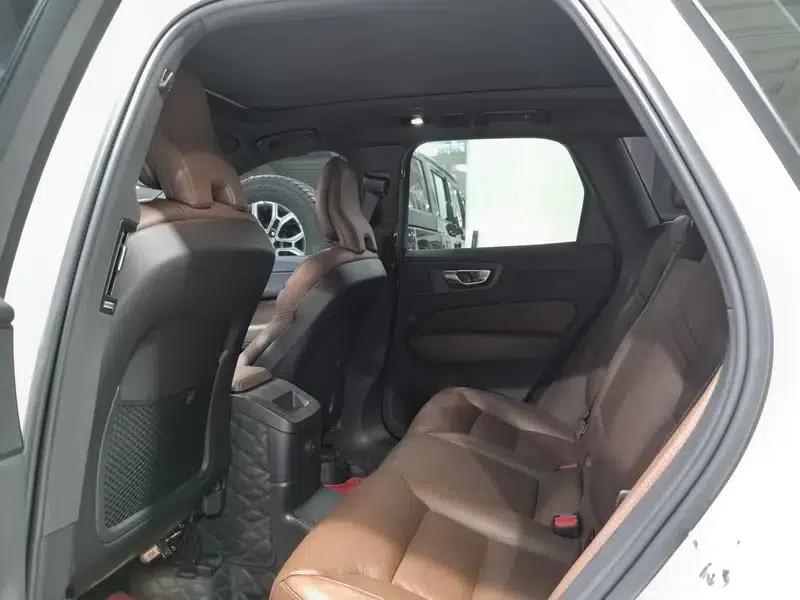 2022 Volvo XC60 PHEV T8 AWD Inscription Sport Edition — миниатюра 11