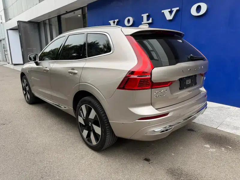 2024 Volvo XC60 PHEV T8 AWD Long Range Smart Luxury Edition — миниатюра 5