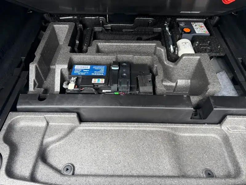 2024 Volvo XC60 PHEV T8 AWD Long Range Smart Luxury Edition — миниатюра 7
