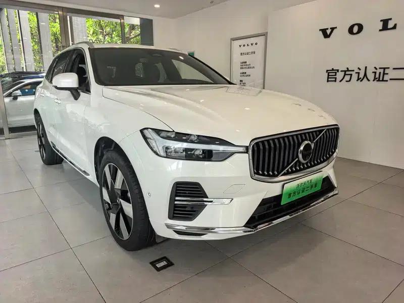 2024 Volvo XC60 PHEV T8 AWD Long Range Smart Luxury Edition — миниатюра 3