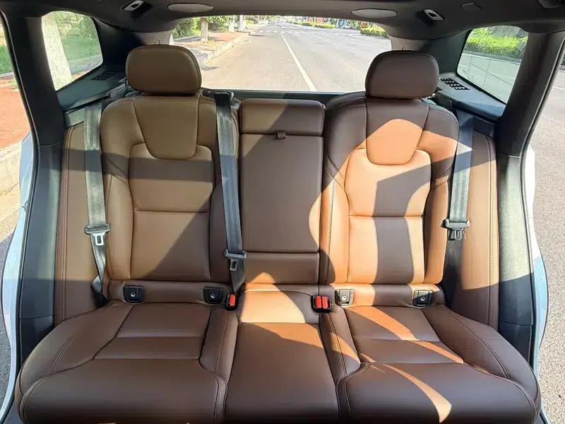 2025 Volvo XC60 PHEV T8 AWD Long Range Smart Luxury Edition — миниатюра 16