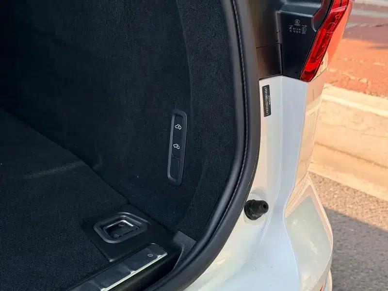 2025 Volvo XC60 PHEV T8 AWD Long Range Smart Luxury Edition — миниатюра 7