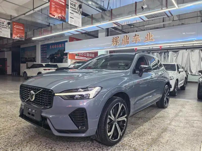 2023 Volvo XC60 PHEV T8 AWD Long Range Smart Sport Edition — миниатюра 1