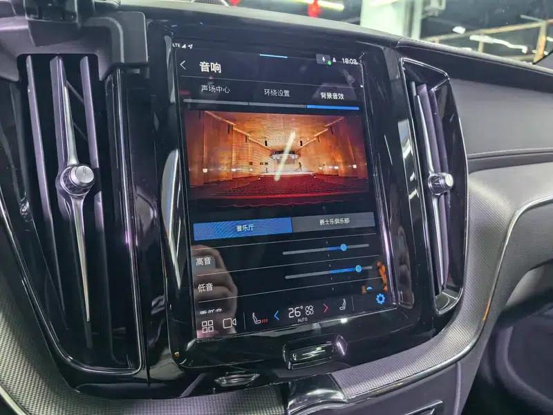 2023 Volvo XC60 PHEV T8 AWD Long Range Smart Sport Edition — миниатюра 11