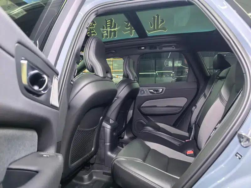2023 Volvo XC60 PHEV T8 AWD Long Range Smart Sport Edition — миниатюра 13