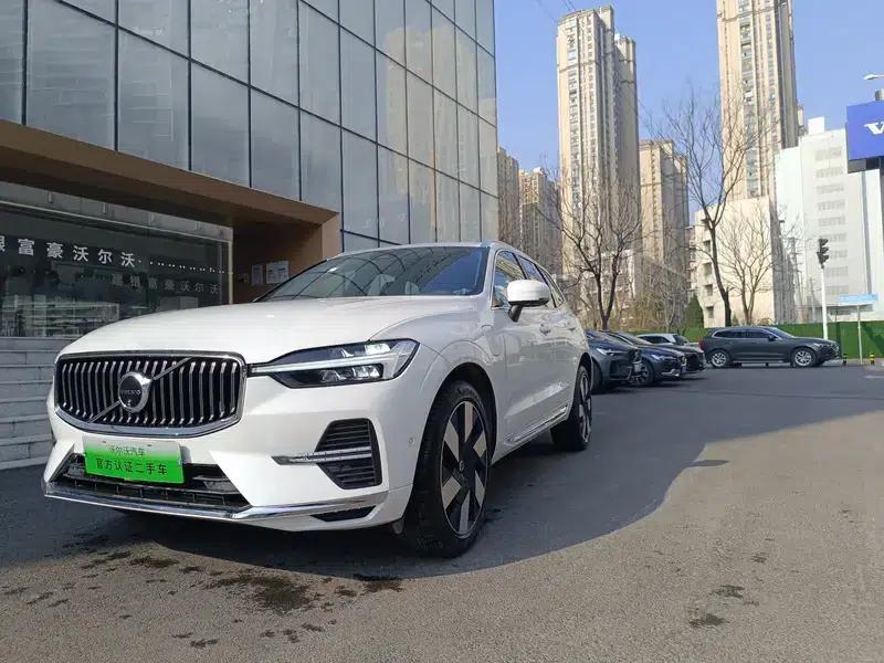 2025 Volvo XC60 PHEV T8 AWD Long Range Smart Luxury Edition — миниатюра 1