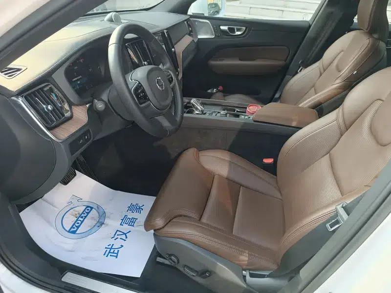 2025 Volvo XC60 PHEV T8 AWD Long Range Smart Luxury Edition — миниатюра 16