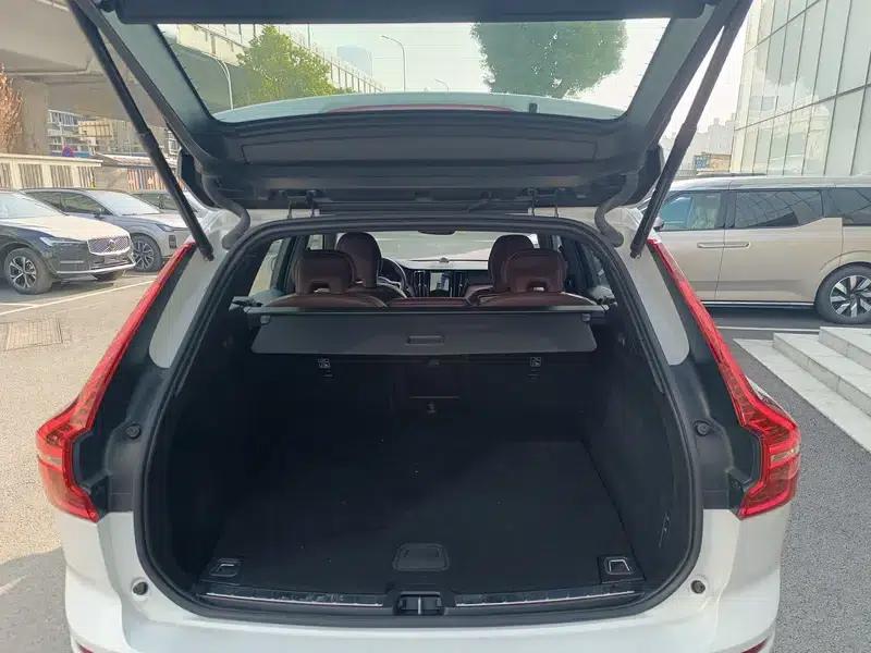 2025 Volvo XC60 PHEV T8 AWD Long Range Smart Luxury Edition — миниатюра 20