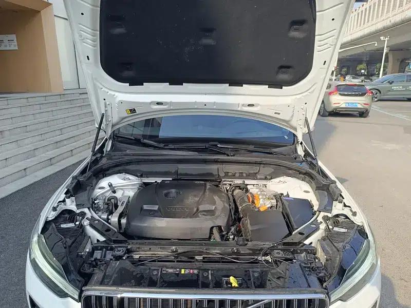 2025 Volvo XC60 PHEV T8 AWD Long Range Smart Luxury Edition — миниатюра 8